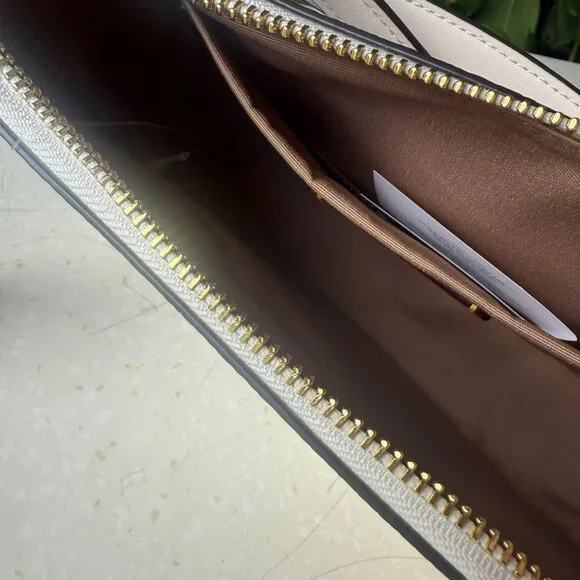 coach Teri Shoulder Bag In Signature Canvas cv933 - Picture 7 of 8